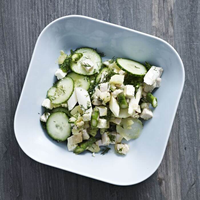 frisk_salat_grønne_hvide_asparges_agurk_feta_kalkun_lille.jpg